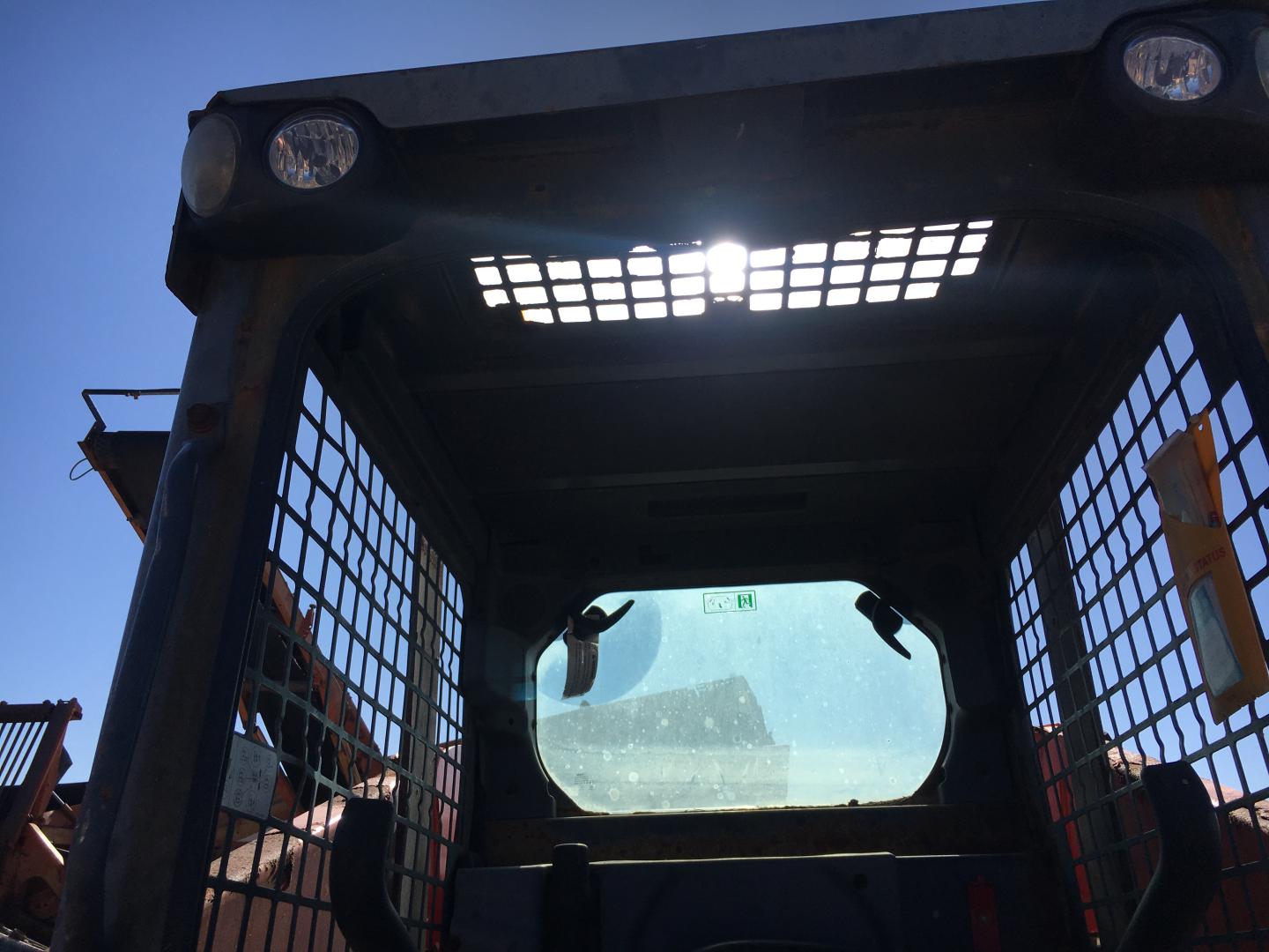 ./imagenes/INVOICE/2019/16708/MINICARGADOR KUBOTA SSV65 PARA PARTES (20).JPG